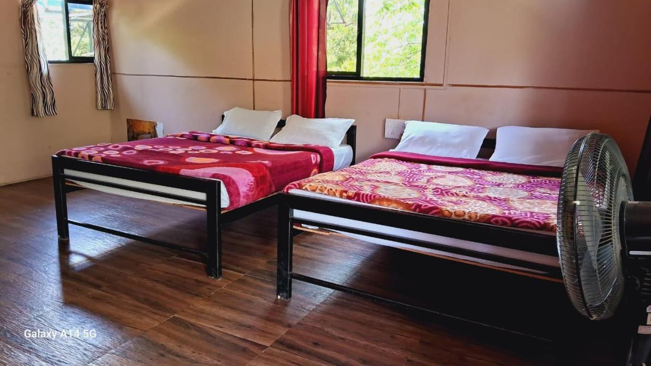 Green Hills Farm And Guest House 마시나구디 객실 사진
